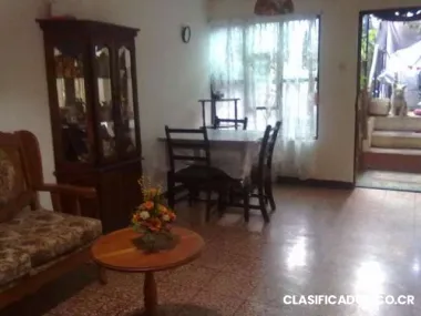 Alajuela centro vendo o cambio casa a 5 minutos del centro muy bonita