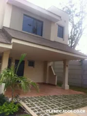 Alquiler de casa en condominio