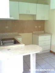 Alquilo aprts de $350 hasta $600 px curridabat y tres rios