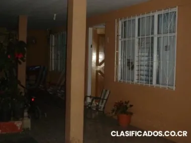 Alquilo casa de 4 cuartos grande