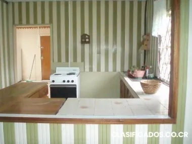 Alquilo casa en perez zeledón