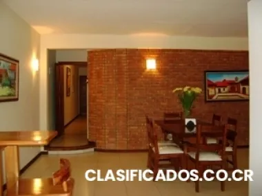 Alquilo hermosa y amplia casa en ciudad colon