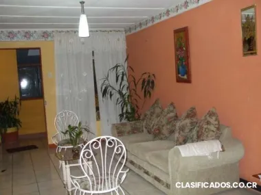 Alquilo lindo dormitorio en curridabat