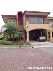 Bella casa en condominio, heredia, san francisco