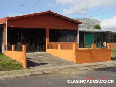 Bella casa en urbanización lagos de lindora, santa ana
