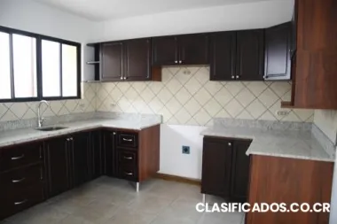 Casa de dos planta ubicada en san lorenzo venta $145.000