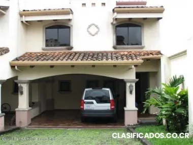 Casa de ensueño en condominio de máxima seguridad