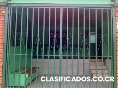 Casa en residencial en el roble