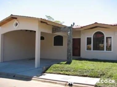 Casa nueva en atenas, 3 hab, 2 baños en condominio