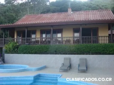 Casa vista a las montañas y valle / valley and mountain view house,$ 2000