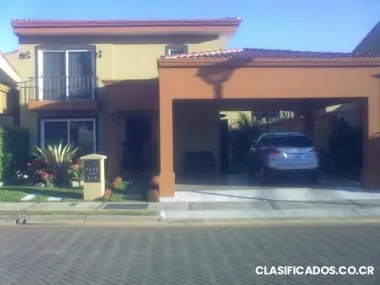 Comparto casa en condominio en san joaquin