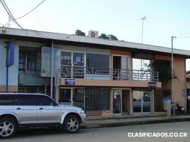 Edificio comercial todo alquilado en quepos