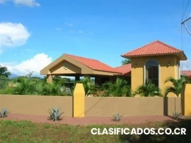 Hermosa casa liberia carretera al aereopuerto.