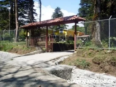 Hermosa propiedad en las montañas de heredia