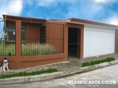 Linda casa en la trinidad de moravia