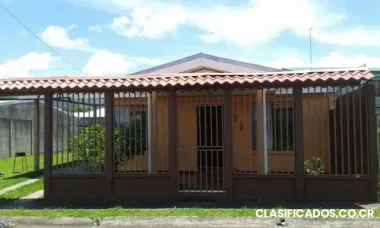 Linda casa en turrialba