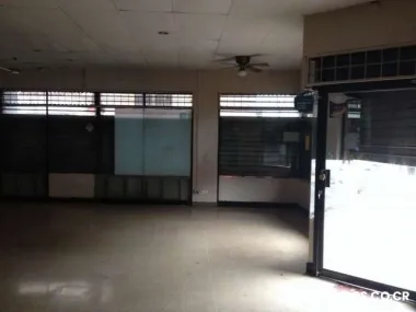 Local comercial a unos pasos del parque central