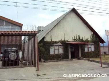 Lote con casa para remodelar