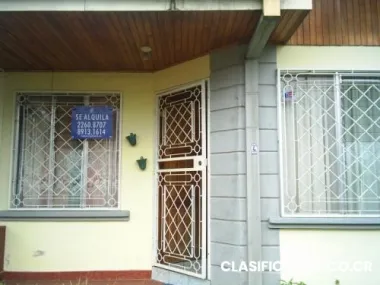 Se alquila apartamento en moravia