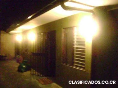 Se alquila casa en san antonio de desamparados