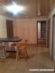 Se alquila casa en valle azul, 55.000 incluye, agua, cable...