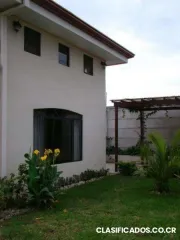 Se alquila casa la guácima - ideal para una pareja con 1 o 2 niños