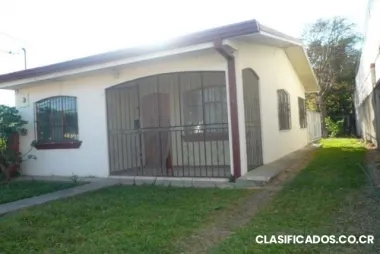 Se alquila en casa en santa ana con tapias y alambre navaja