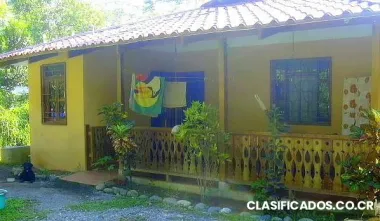 Se alquila hermosa casa en playa negra- black beach- puerto viejo de talamanca