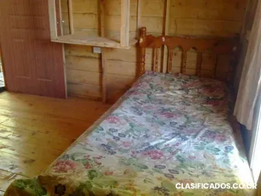 Se alquila pequeño departamento en cabaña.