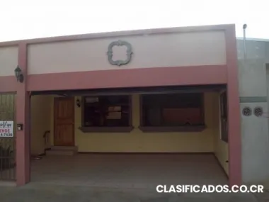 Se vende casa en tres ríos