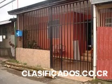 Se vende casa serca de escuela y poas centro