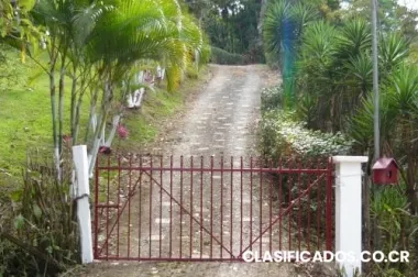 Se vende propiedad en ciudad colon