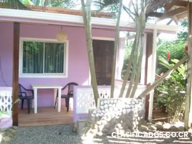 Se vende terreno con casa y cabinas