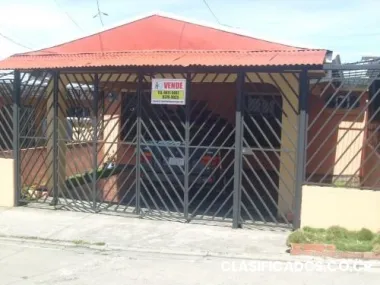 Vendo casa en moravia a 3 minutos del centro