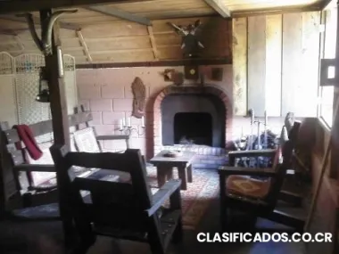 Vendo lindo terreno con cabaña tipo chalet