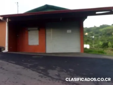 Vendo o alquilo local comercial