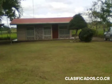 Venta de amplio lote con casa