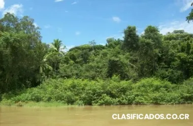 Venta de finca a 10 minutos de la playa via maritima