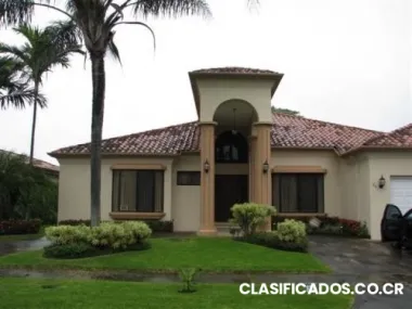 10-327 lujosa casa en alquiler en exclusivo condominio en santa ana