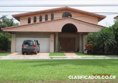 501 -casa de 2 plantas en santa ana