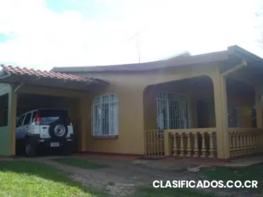 Alquilo casa en atenas