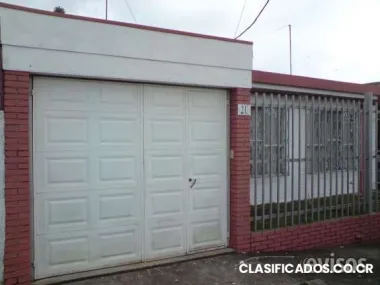 Alquilo casa en moravia centro