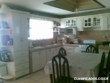 Apartamento tres dormitorios totalmente amueblado