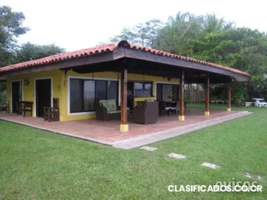 Casa de playa en residencial tangomar