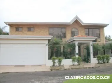 Casa en cariari con piscina alquiler $2.500