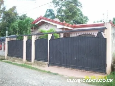 Casa en quepos de aguirre muy hermosa