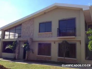 Casa espaciosa y centrica en heredia