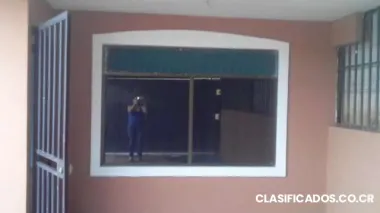 Casa grande espaciosa buena ubicacion.