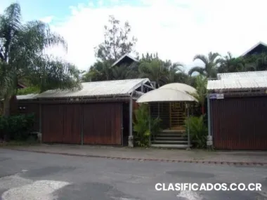 Condominio en urb rio oro de santa ana