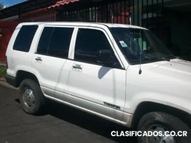 Excelente isuzu 4x4